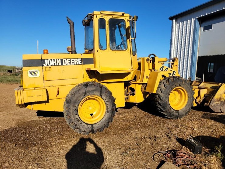 deere-444e-image-4