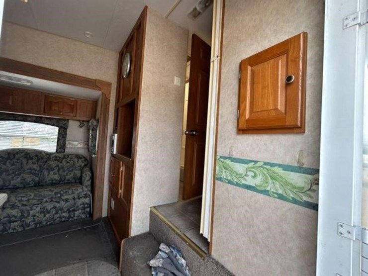 2006-forest-river-rockwood-8281ss-t/a-5th-wheel-4x-image-48