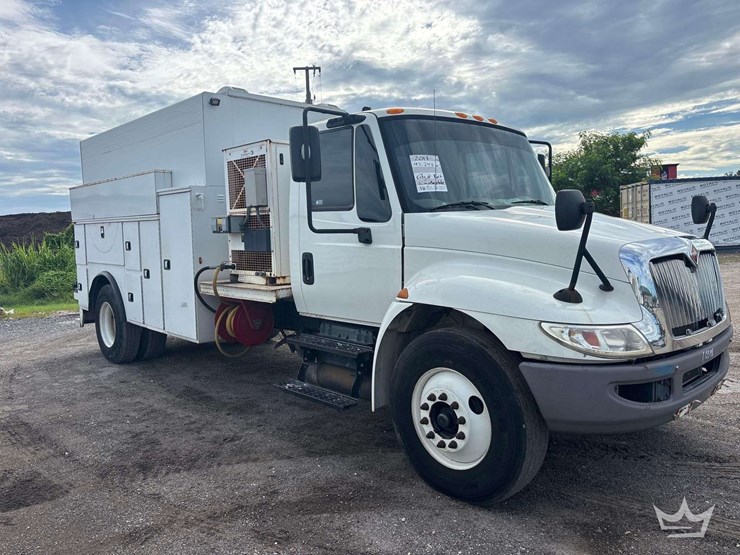 2018-international-durastar-4300-image-2