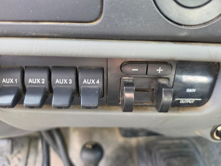 2006-ford-f550-image-44