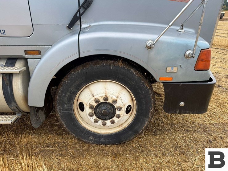 1991-volvo-gm-integral-sleeper-tractor-truck-image-57
