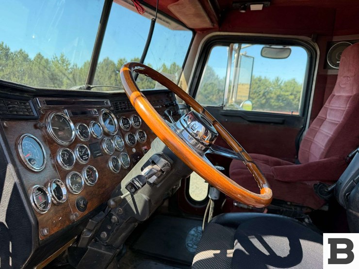 1989-peterbilt-379-image-58