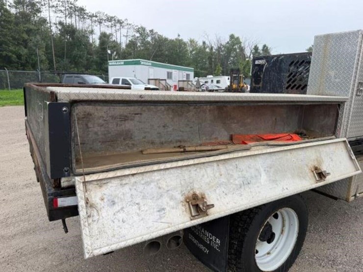 2017-ford-f550-xl-image-26