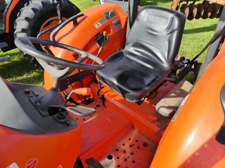 2012-kubota-m7040-image-13