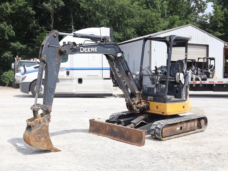 2017-deere-35g-image-1