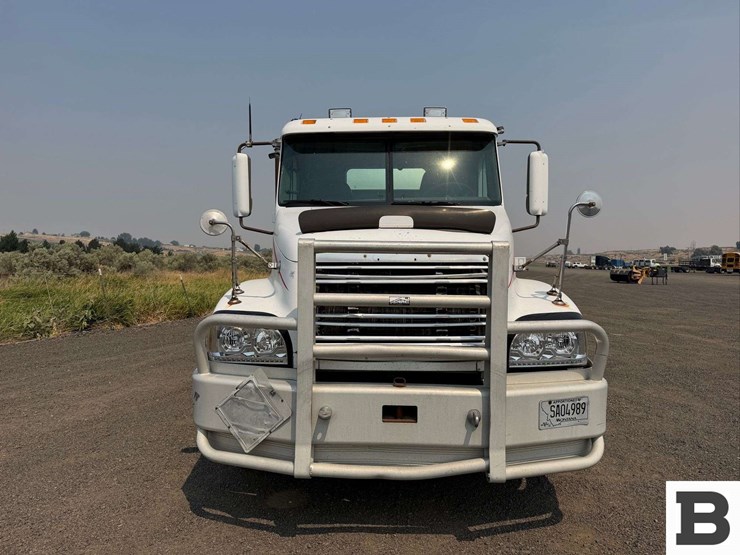 2001-freightliner-cst120-tank-truck-image-9