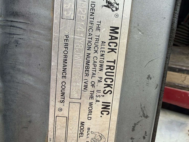 1988-mack-rd688s-image-45