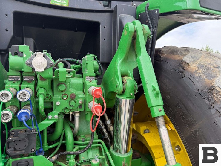 2015-john-deere-6210r-image-41
