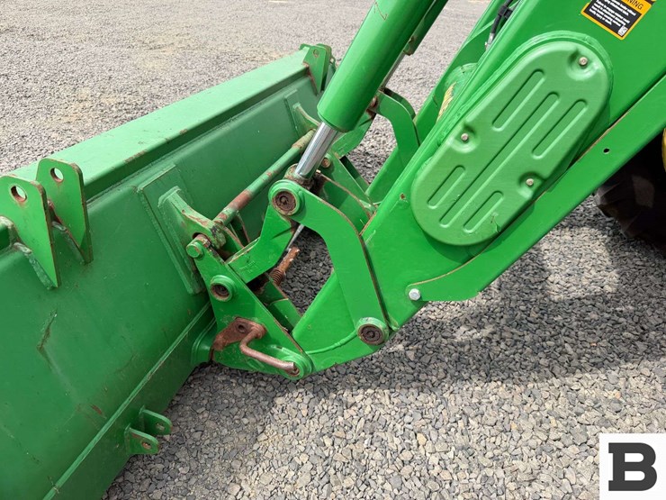 2015-john-deere-6210r-image-14