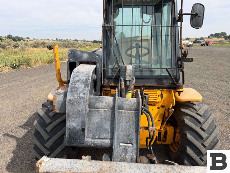 jcb-520-image-10