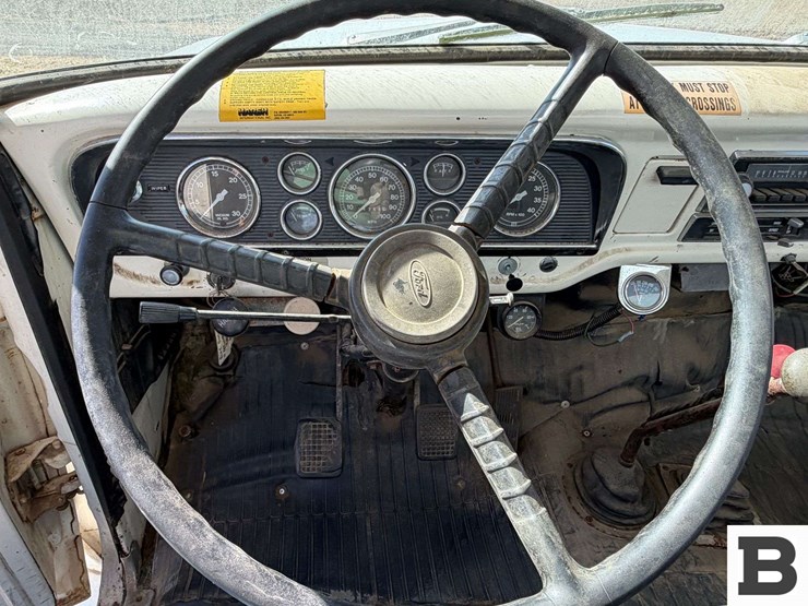 1976-ford-f750-image-34