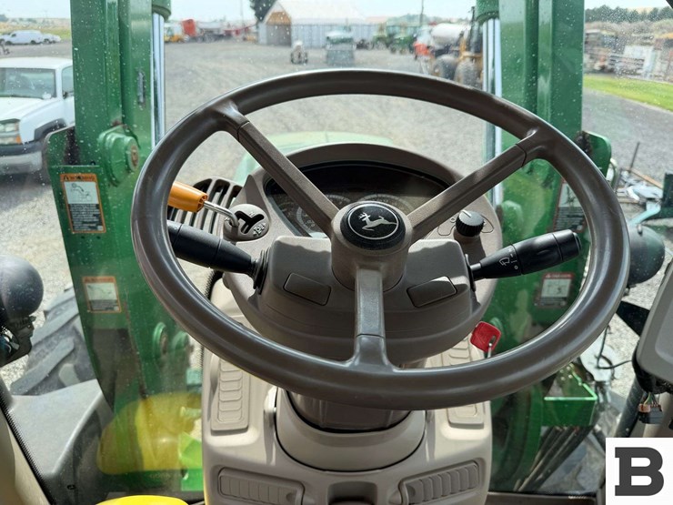 2015-john-deere-6210r-image-81