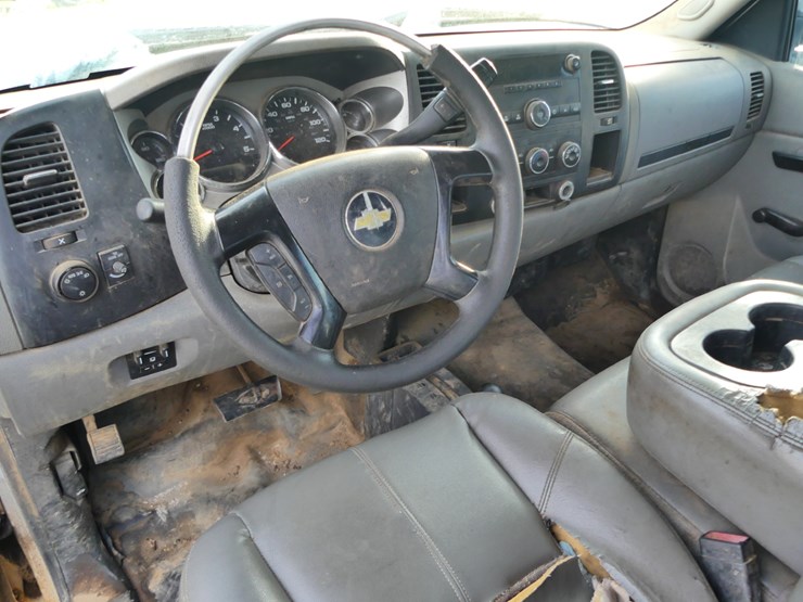 2013-chevrolet-2500hd-image-12