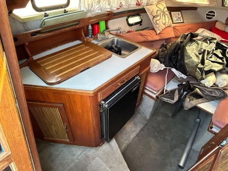 1988-doral-cavalier-24-ft-cabin-cruiser-2dba1303c8-image-73