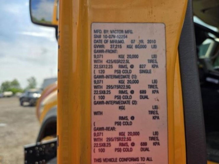 2011-vactor-2100-image-6