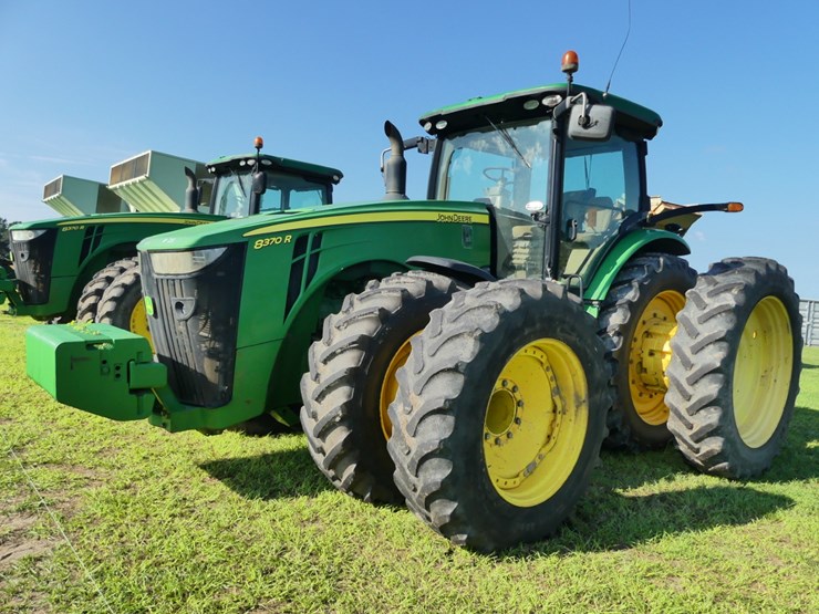 2014-john-deere-8370r-image-2