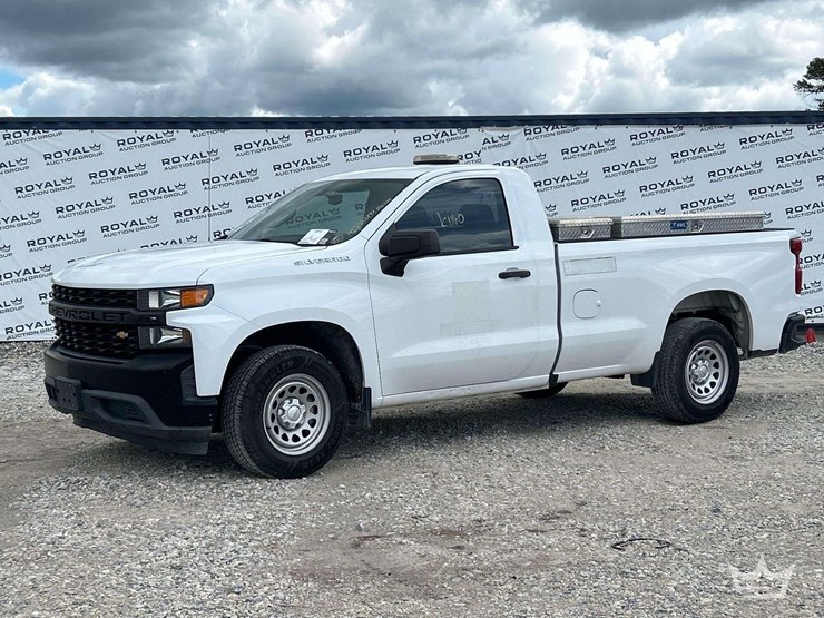2019-chevrolet-silverado-1500-image-1