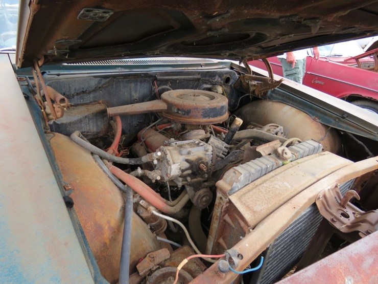 1966-chevrolet-impala-4dr-sedan-image-12
