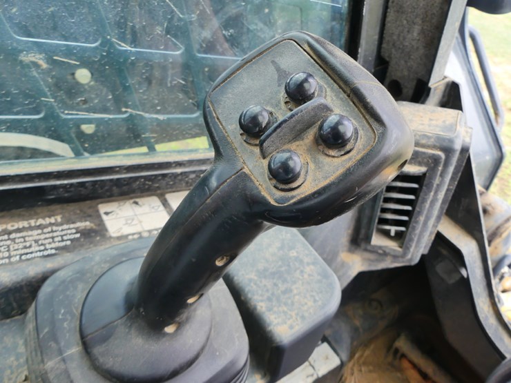 2021-deere-333g-image-15