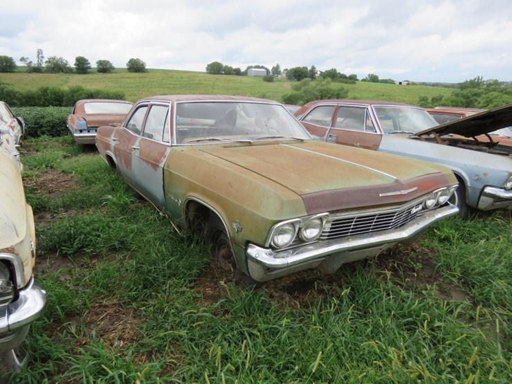 1965-chevrolet-impala-4dr-sedan-image-2