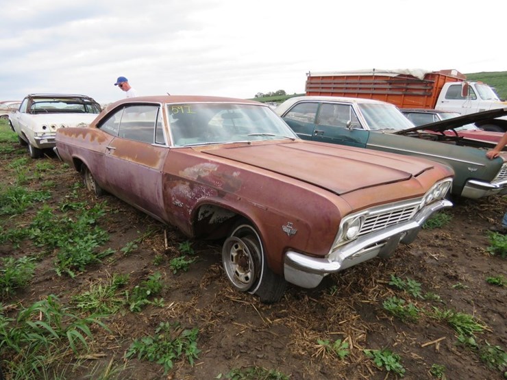 1966-chevrolet-impala-ss-2dr-ht-image-1