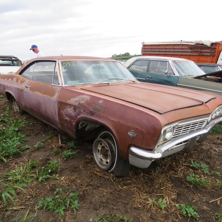 1966 Chevrolet Impala SS 2dr HT