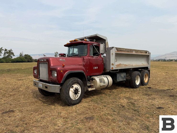 1988-mack-rd688s-image-1