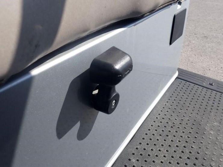 2021-e-z-go-rxv-4-passenger-gas-golf-cart-5621831-image-17