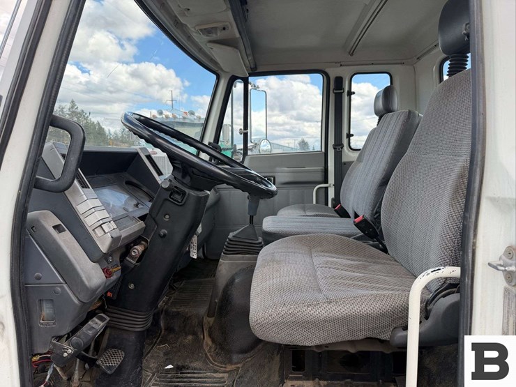 1997-gmc-w5500-image-34
