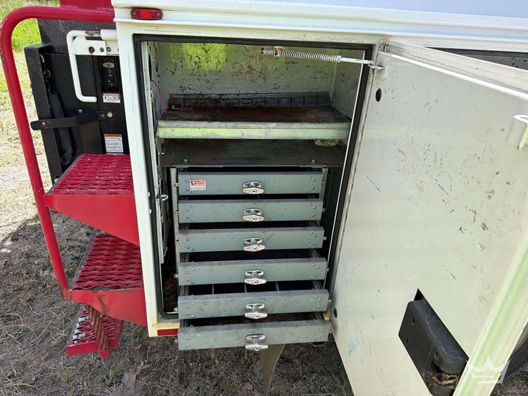 2019-ford-f550-image-17