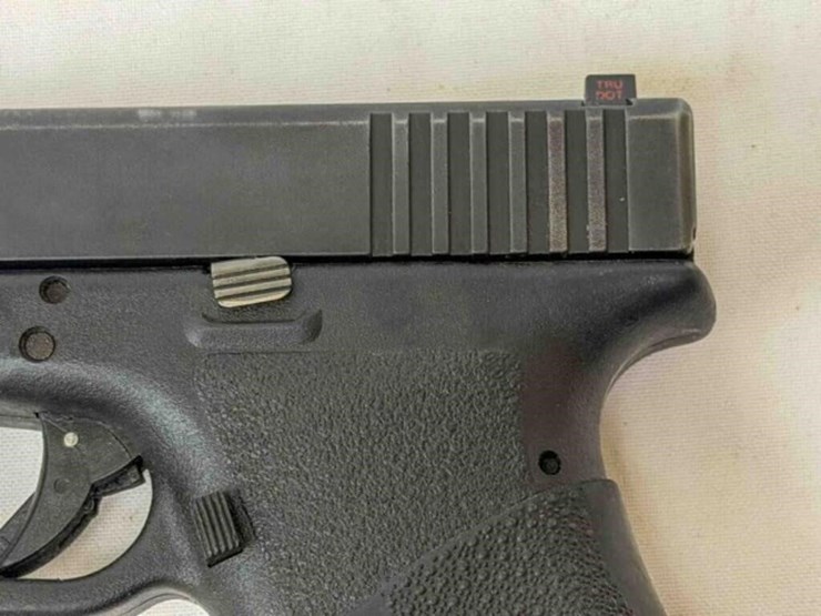 glock-model-21-45acp-pistol-image-4