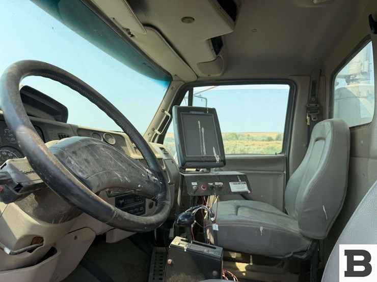 2007-sterling-l8500-image-62