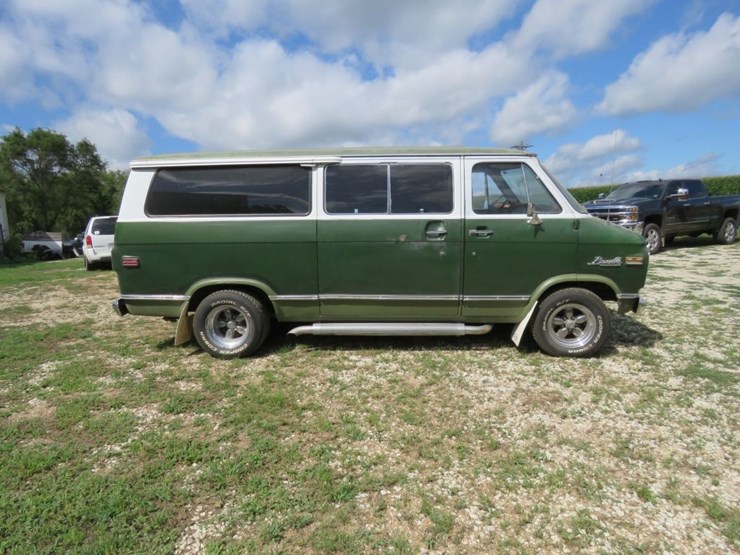 1972-chevrolet-beauville-sportvan-10-image-6