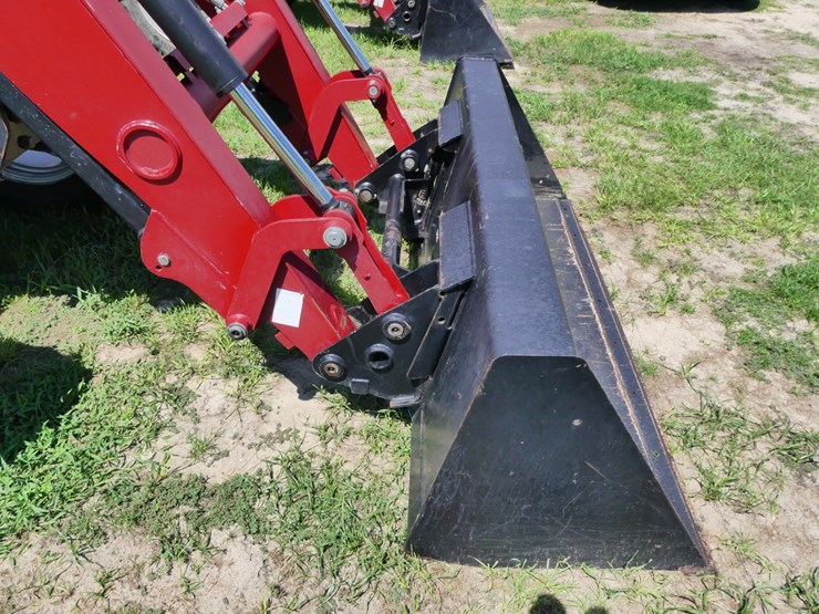 2017-case-ih-farmall-75c-image-11