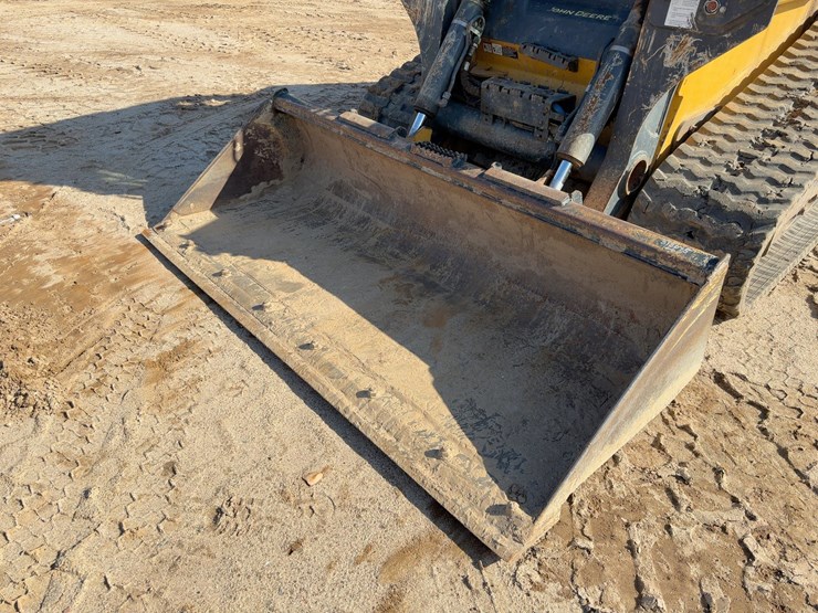 2020-deere-331g-image-9