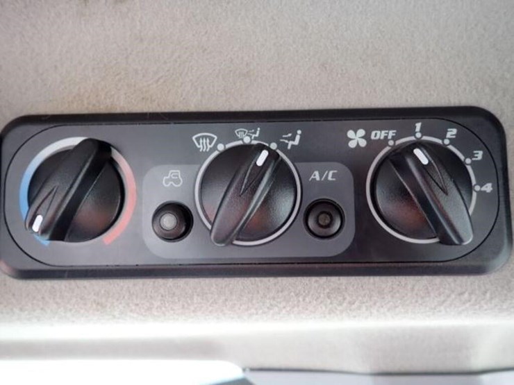 2019-kubota-m4-071-image-28