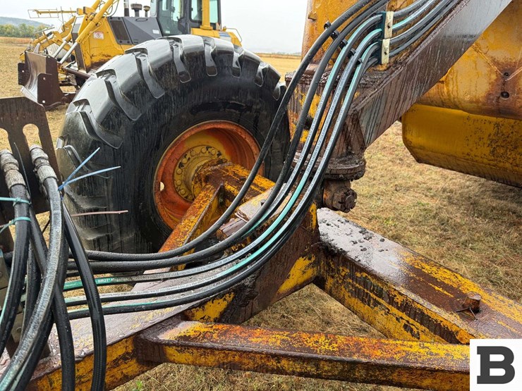 caterpillar-60-image-12
