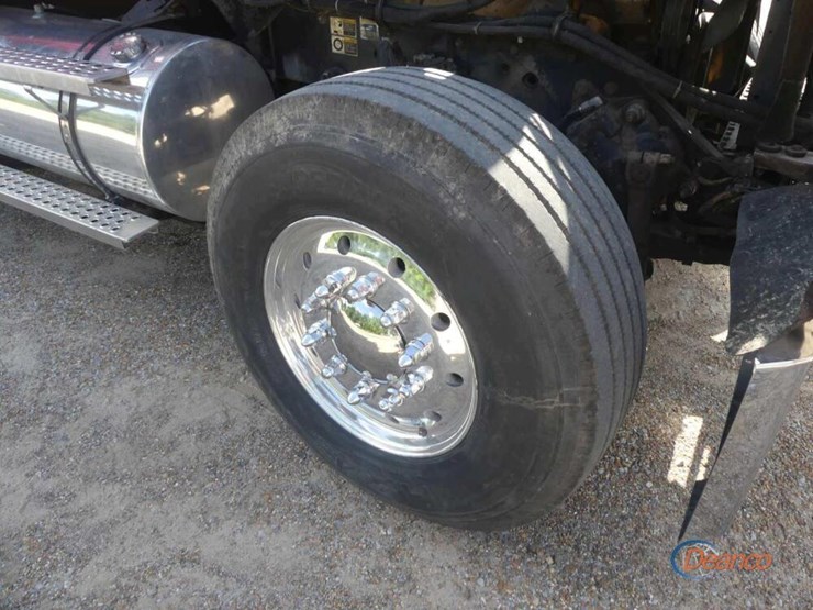 2001-kenworth-w900-image-15