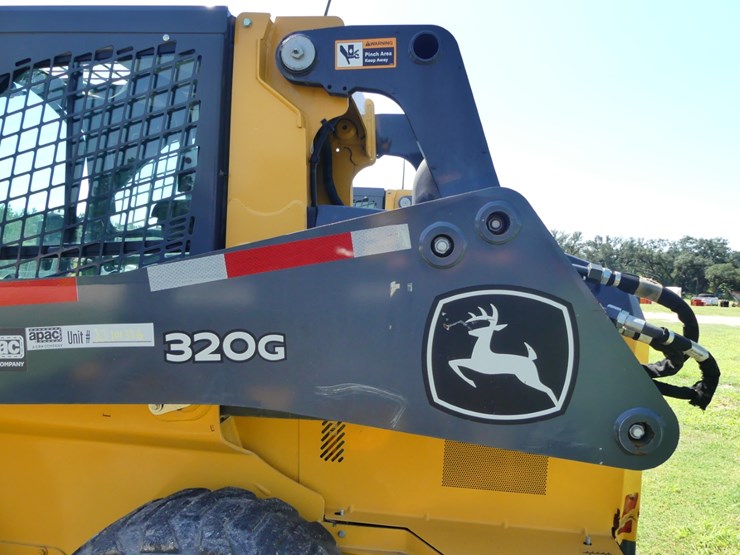 2024-deere-320g-image-8