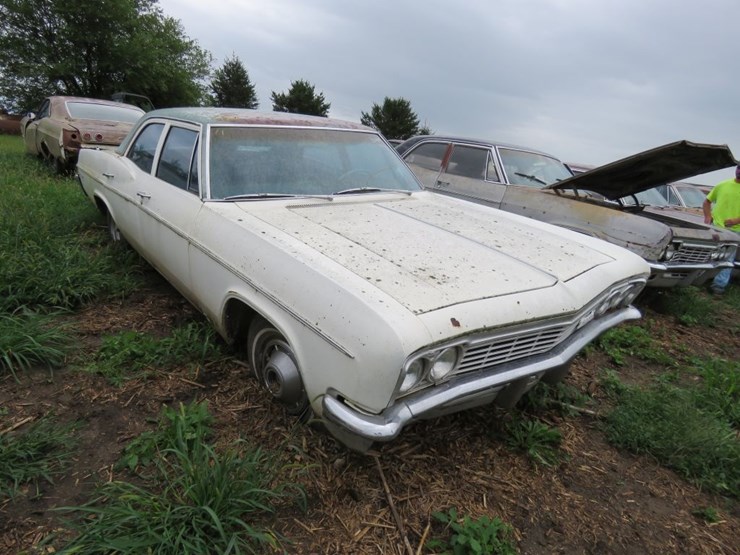 1966-chevrolet-belair-4dr-sedan-image-3