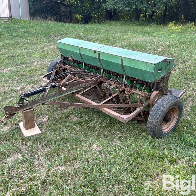 JOHN DEERE 750