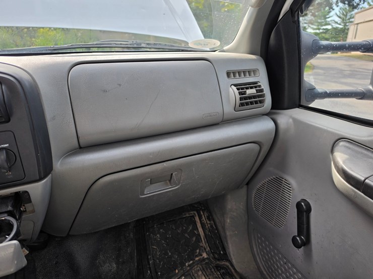 2006-ford-f550-image-39