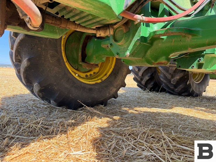2001-john-deere-8110-image-23