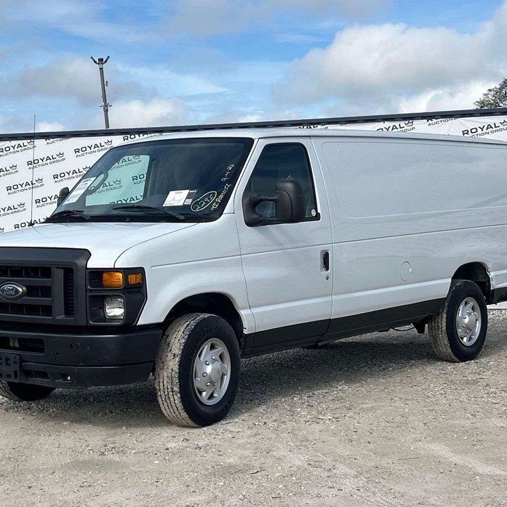 2012 FORD CARGO