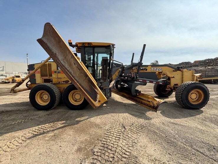 2009-deere-772g-image-7