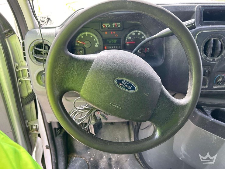 2014-ford-cargo-image-10