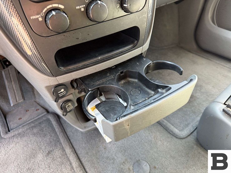 2005-dodge-grand-caravan-image-25