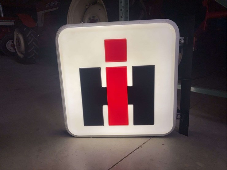 international-harvester-double-sided-bubble-lighted-sign-image-19