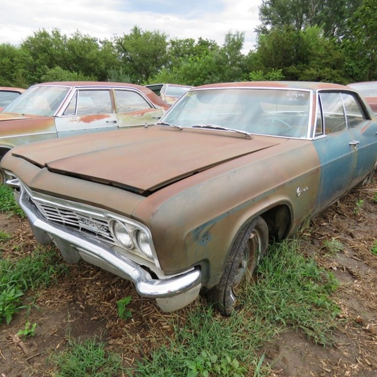 1966 Chevrolet Impala 4dr HT