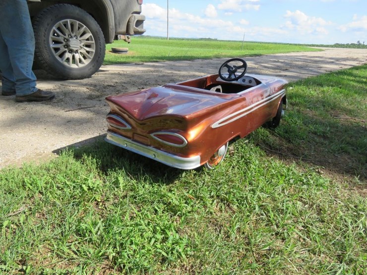 1959-chevrolet-impala-pedal-car-image-4